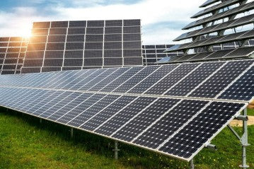 how-many-volts-does-a-solar-panel-produce